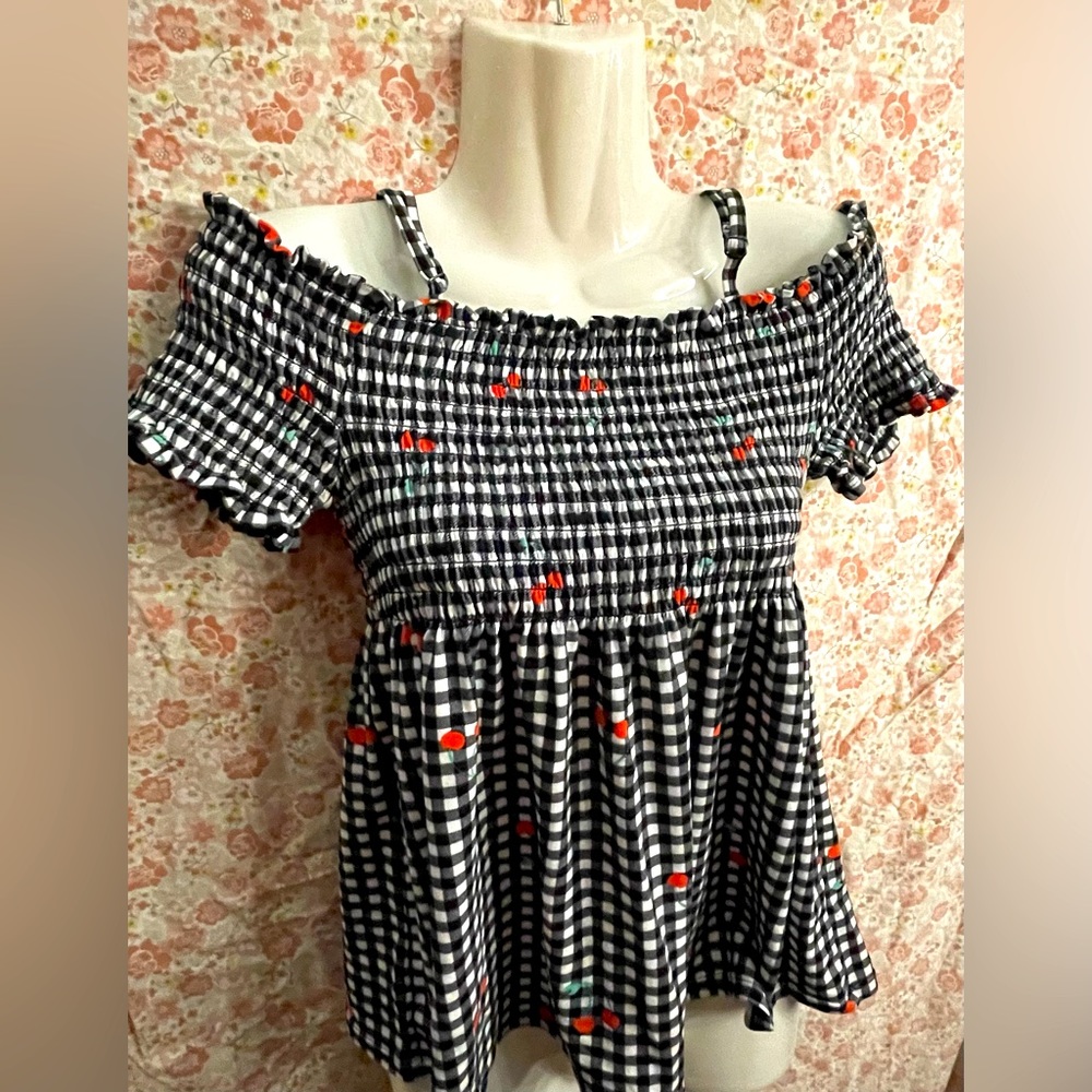OPEN SHOULDER TOP CHERRY DESIGN